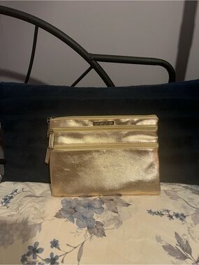 Bebe Pouch
